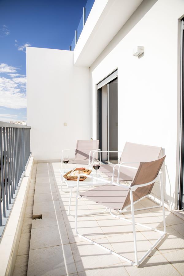Appartement B04 - Luxury 2 Bed W Terrace Pool