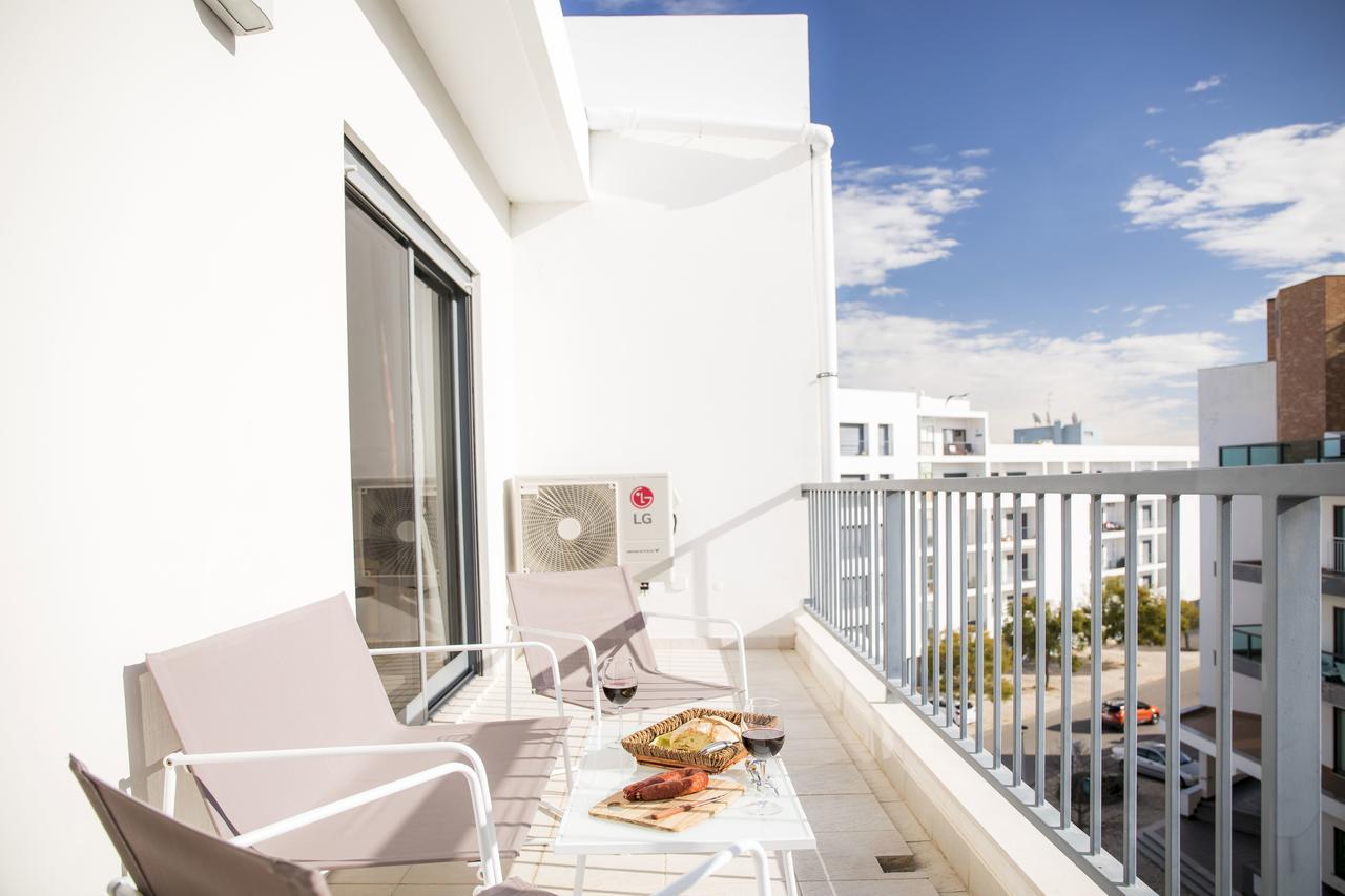 B04 - Luxury 2 Bed W Terrace Pool Appartement *